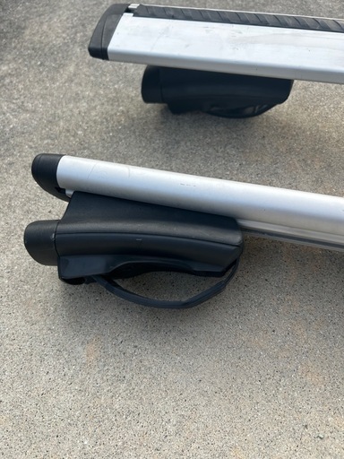 レネゲード　THULE　ルーフバー