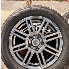 スタッドレスタイヤホイールセット　16インチ　ノア　ヴォクシー　4本の画像