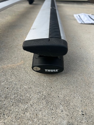 レネゲード　THULE　ルーフバー