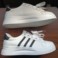 新品 24.5cm レディース スニーカー ホワイト シューズ 靴 カジュアル 識別番号:(942-Z)の画像