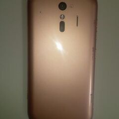 らくらくスマートフォン me F-01L 4.7インチ メモリー3GB ストレージ32GB ゴールド ドコモの画像