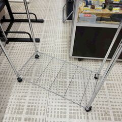 メタルラック ハンガーラック付き 3段 収納家具の画像