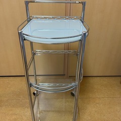 ガラス製キャスターワゴンの画像