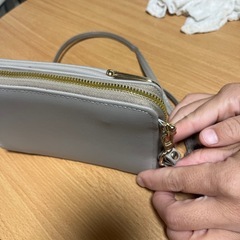 携帯、財布付きショルダーバッグ、カード入れ
の画像