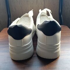新品 23.5cm レディース スニーカー ホワイト シューズ 靴 カジュアル 識別番号:(941-Z)の画像