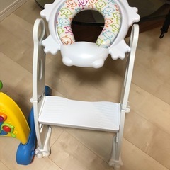 おもちゃ バスチェア トイレ補助の画像