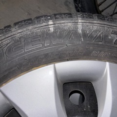 スタッドレスプリウスあるαの画像