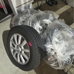 スタッドレスタイヤホイールセットの画像