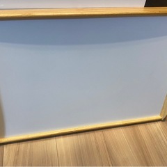 IKEAミニテーブルの画像