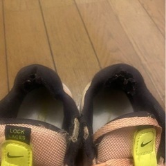 Nike women メトコン8スニーカー の画像