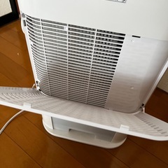 除湿機 DDD-50E ホワイト 2018年製の画像