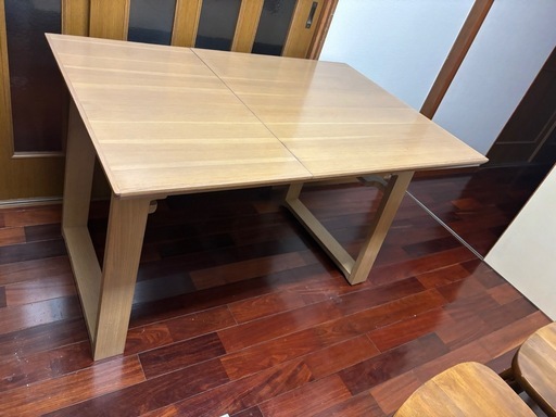 ダイニングテーブル