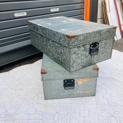 ブリキ　衣装ケース　2ケセットの画像