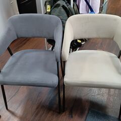 NITORI　肘付き ダイニングチェア　イス　ベージュ　サイズ（約）幅54×奥50×高74　　■近隣配送無料 買取GO‼　栄和店の画像