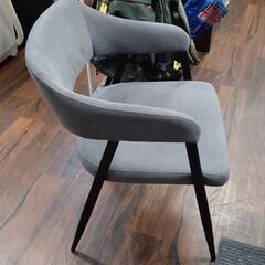 NITORI　肘付き ダイニングチェア　椅子　いす　グレー  サイズ（約）幅54×奥50×高74　　■近隣配送無料 買取GO‼　栄和店の画像