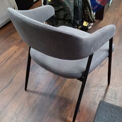 NITORI　肘付き ダイニングチェア　椅子　いす　グレー  サイズ（約）幅54×奥50×高74　　■近隣配送無料 買取GO‼　栄和店の画像