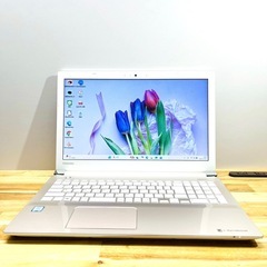 新品SSDノートパソコン dynabook / サテンゴールド Windows11 メモリ8GB SSD256GB 15.6インチ DVD カメラ Bluetooth Wi-Fi テンキーの画像