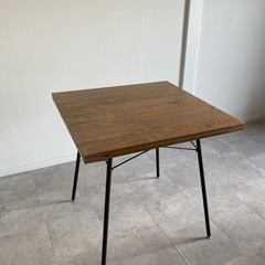 木製ビンテージテーブルの画像