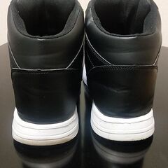 ハイカットスニーカー[25.5㎝]購入された方にadidasジャンパーXSサイズプレゼントの画像