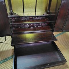 仏壇とお供え机の画像