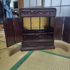 仏壇とお供え机の画像