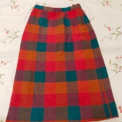  【11/10まで】膝丈スカート4点まとめ売り（美品・未使用多め）の画像