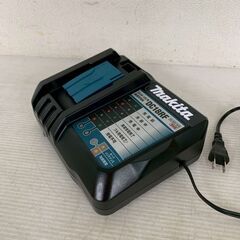 【未使用品】makita 急速充電器 DC18RF 14.4V 18V 電動工具 充電器 マキタ バッテリー充電器 USB端子付き 純正品 Y2391の画像
