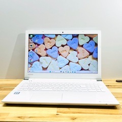 新品SSDノートパソコン東芝 dynabook / ホワイト Windows11 メモリ8GB SSD256GB 15.6インチ DVD カメラ Wi-Fi テンキーの画像