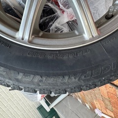 15インチスタッドレスタイヤの画像