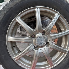15インチスタッドレスタイヤの画像