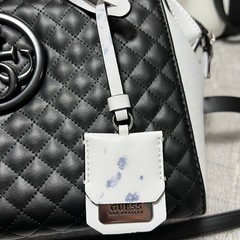 GUESS ショルダーバッグの画像