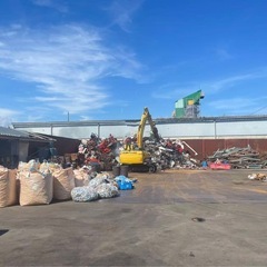 解体・分別作業（スクラップ）廃棄物運搬作業員の画像