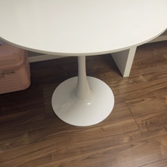 丸テーブル　結構大きめでダイニング利用も可！の画像