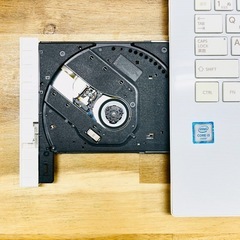 新品SSD ノートパソコ東芝 dynabook / ホワイト Windows11 Core i3 メモリ8GB SSD256GB 15.6インチ DVD カメラ Wi-Fi テンキー オフィス  の画像