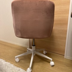 オフィスチェア　くすみピンク　キャスター付き　椅子　　の画像