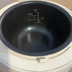 炊飯器　水切りカゴ　お弁当箱の画像