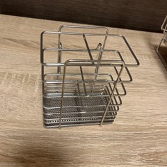 ステンレス 水切りカゴ カトラリーホルダー付き　燕三条の画像
