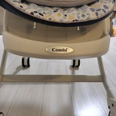 COMBI　ハイローチェアの画像