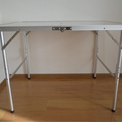 キャンプテーブルの画像