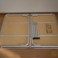 キャンプテーブルの画像
