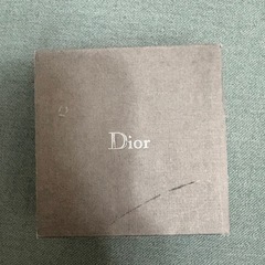Diorのハート型ピアスの画像
