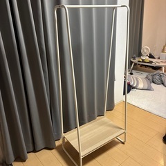 ハンガーラックの画像