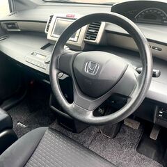 【自社ローン＆リース】なら完全＂独自＂審査👌🚗保証人も不要！債務整理後でも通ります😉＜ブラックOK＞幅広いご事情に対応します💕　『月々格安』ホンダ　フリードスパイク　1.5G　4WD　修復歴なし　車検2年付き　冬タイヤの画像