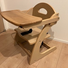 ベビーチェア　
木製ローチェアの画像