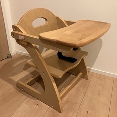 ベビーチェア　
木製ローチェアの画像