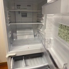 シャープの冷蔵庫の画像