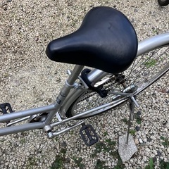 677、シティサイクル27インチ(シルバー)の画像