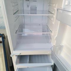 値下げ！！注目！！配送・設置無料【福岡県限定】冷蔵庫　2015年製　SHARP  137L冷蔵庫の画像