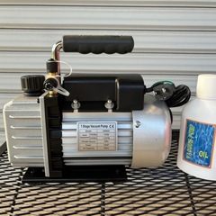 真空ポンプ、マニホールドゲージの画像