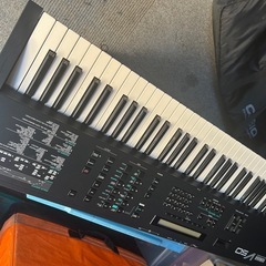 YAMAHA シンセサイザー V50 ヤマハ キーボードの画像